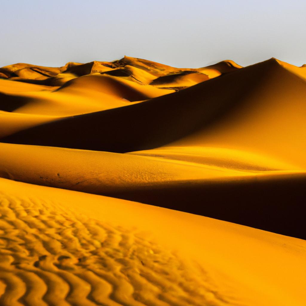 El Desierto De Rub' Al Khali O El Cuarto Vacío En La Península Arábiga Es El Desierto De Arena Continua Más Grande Del Mundo.