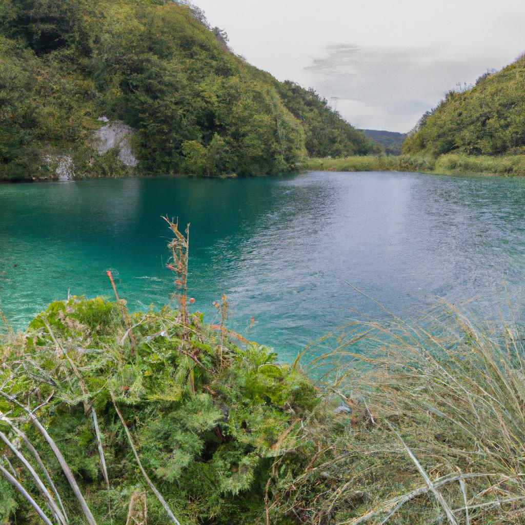 El Parque Nacional De Los Lagos De Plitvice En Croacia Es Famoso Por Sus Impresionantes Lagos De Cascada.