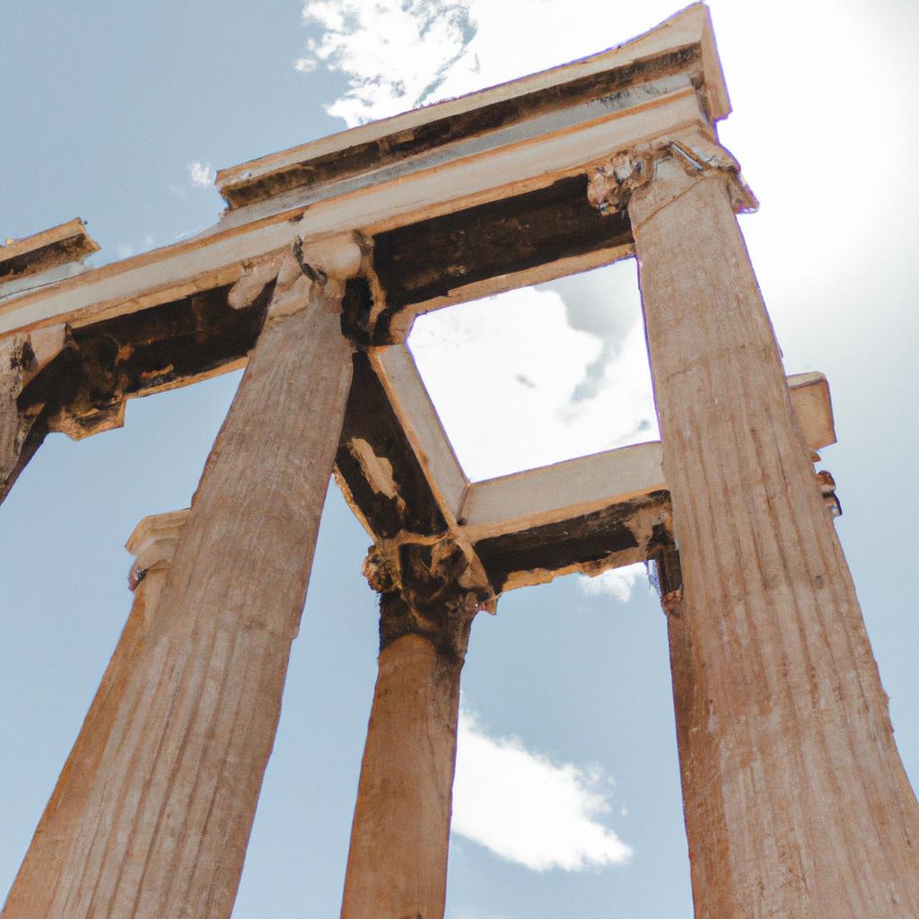 La Antigua Grecia Fue El Lugar De Origen De Muchas Formas De Arte, Incluyendo La Escultura, La Pintura Y La Arquitectura.