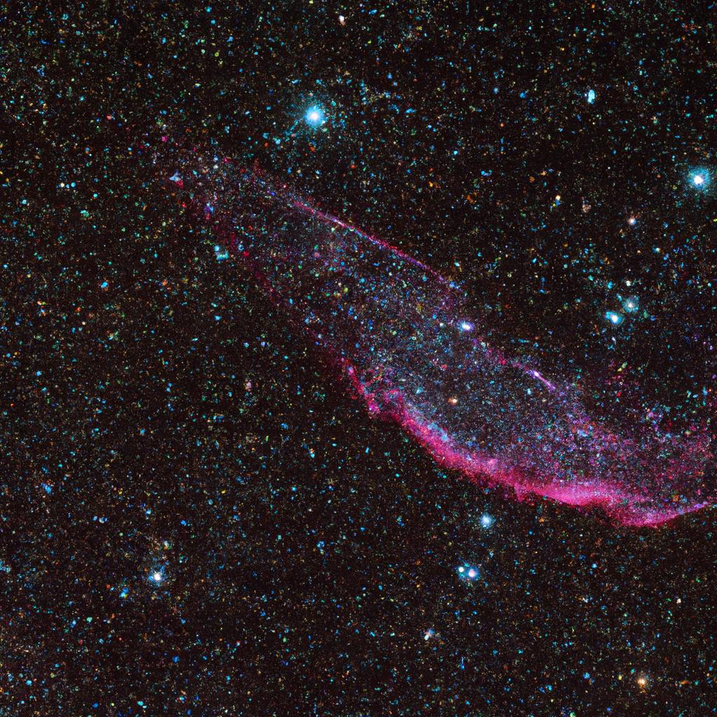La Nebulosa Del Velo Es El Remanente De Una Supernova Que Explotó Hace Aproximadamente 8,000 Años Y Es Visible En El Cielo Nocturno Como Un Velo De Filamentos Brillantes.